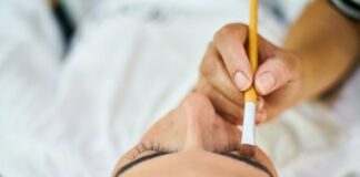 CURSO GRATUITO DE DESIGNER DE SOBRANCELHAS